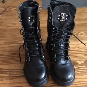 Lace up boots
